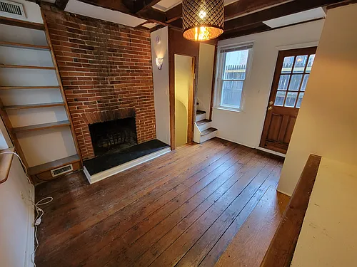 525 S Leithgow St #ROW HOUSE Photo 1