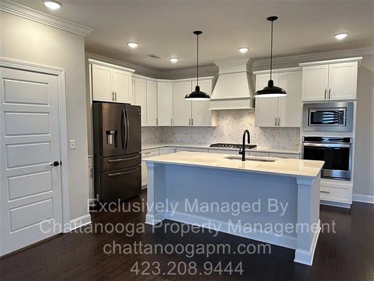 1526 Bowtie Rd — Photo 8