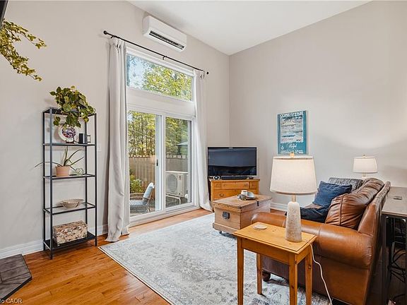 4th image of 2 Worton Ave #4