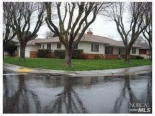 71 Gardiner Way photo 1