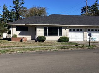 525 NE 8th St, Newport, OR