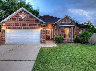 217 E Forest Ave, Shoreacres, TX 77571