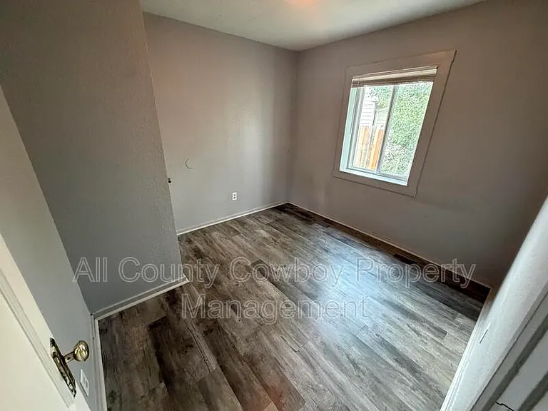 866 N 5th St #4 — Photo 7