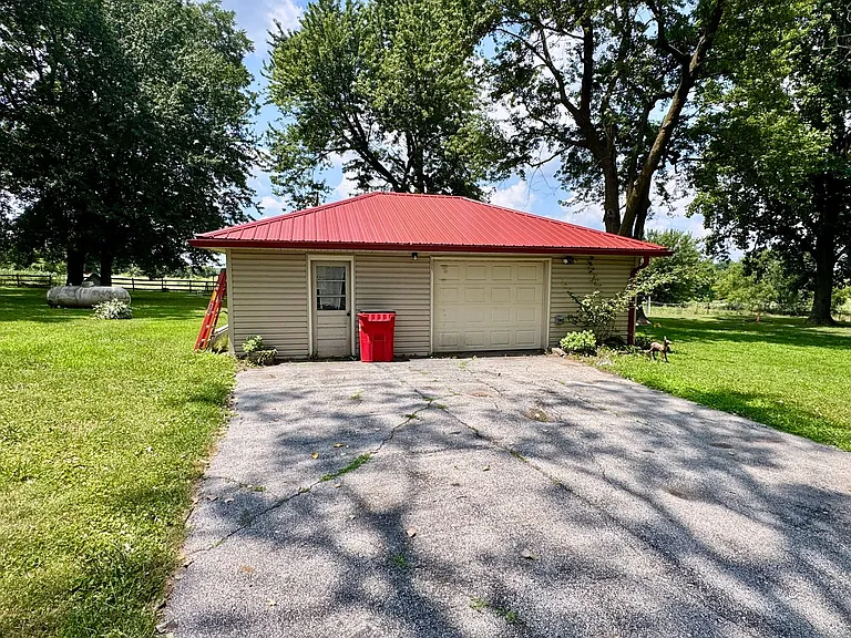 122 N Buckner Tarsney Rd — Photo 23