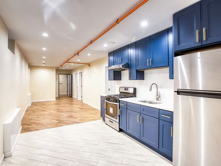 247 Willow St — Photo 3