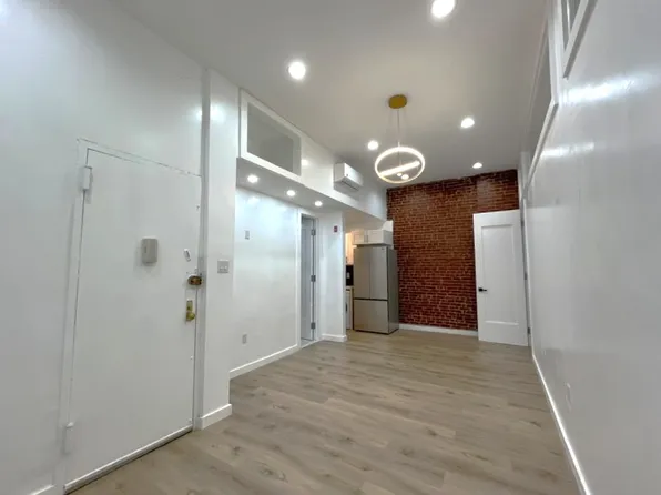 13 West 82nd Street image 1 of 9