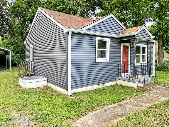 3rd image of 4902 Carolyn Ln