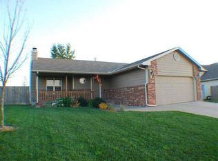 1661 Prairie Run Cir, Mulvane, KS 67110