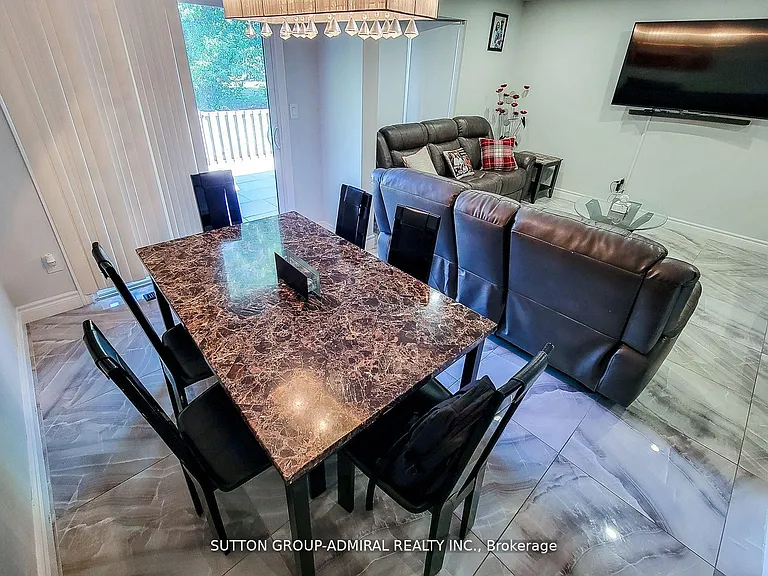 2 Royalwood Ct #52 — Photo 13