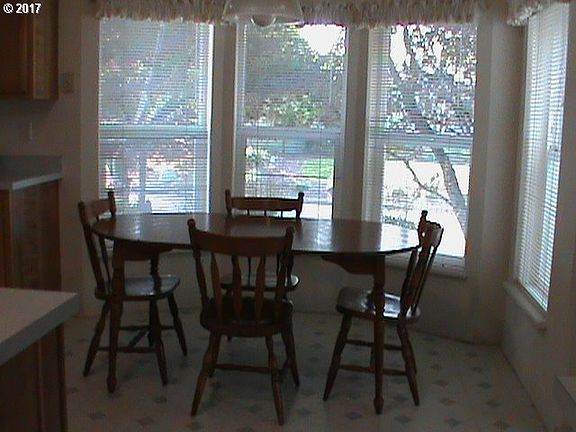 5th image of 655 NE Burnett Rd Unit 92