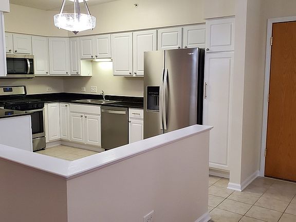 5th image of 1479 N Milwaukee Ave APT 206