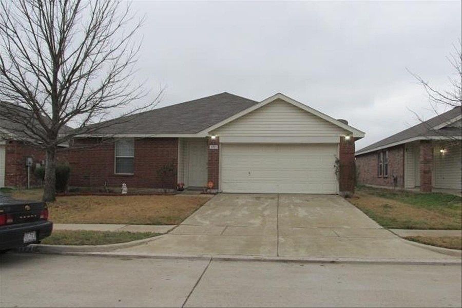 1st image of 1121 Boxwood Dr