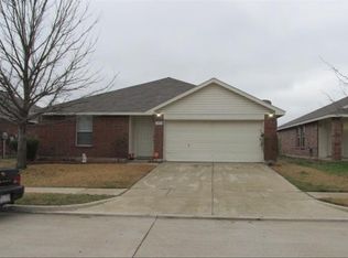 1121 Boxwood Dr, Crowley, TX 76036