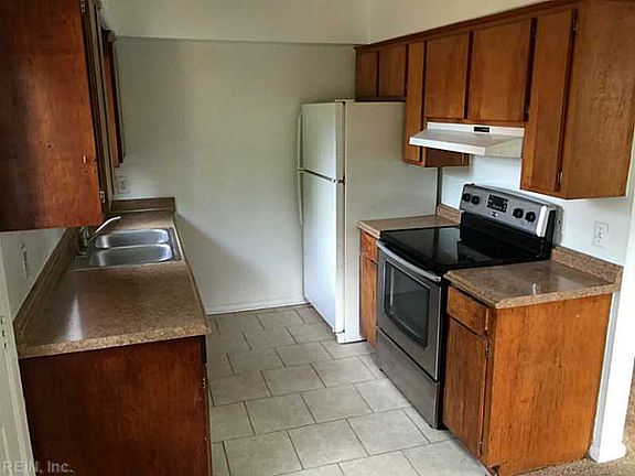 4th image of 9466 Phillip Ave
