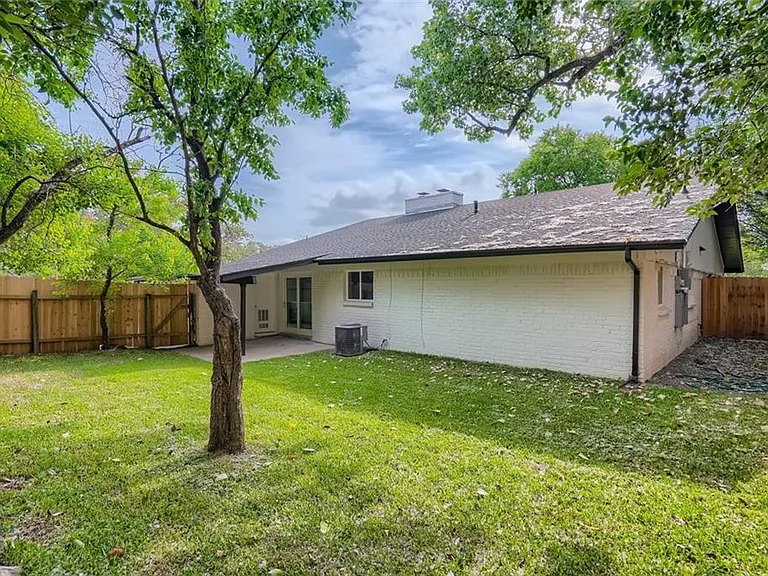 6204 Shadow Valley Dr #B — Photo 20