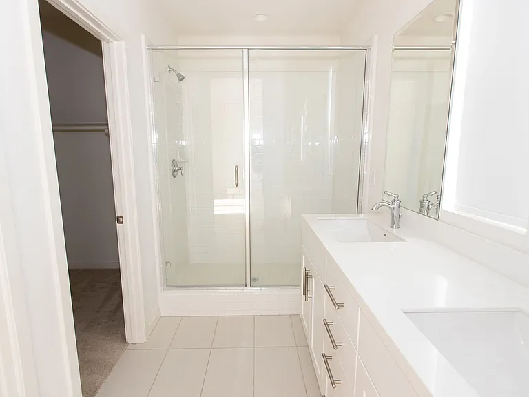 1625 Hampton Dr — Photo 19