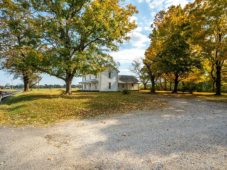 6081 Lakeview Rd — Photo 35