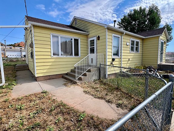 3rd image of 402 Ryan St