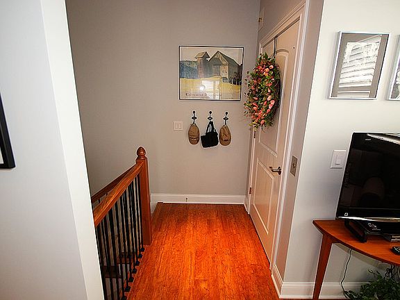 5th image of 54647 Burdette St #3