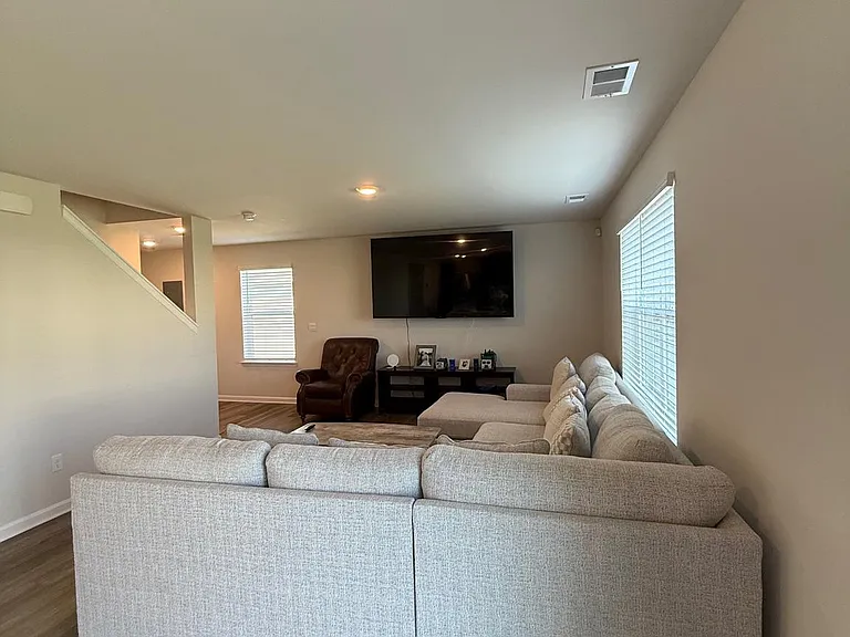 115 Grasmere St — Photo 4