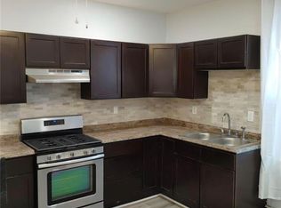 304 Veazie St #1F, Providence, RI 02904