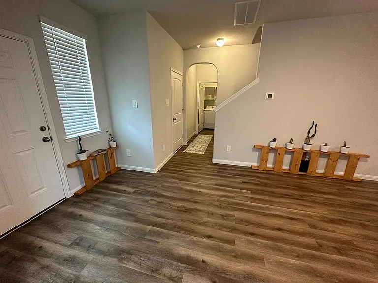 968 Harper Ln — Photo 3