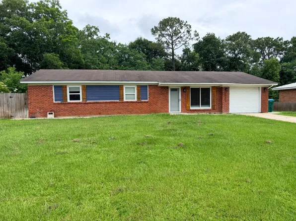 2016 University St, Gautier, MS 39553