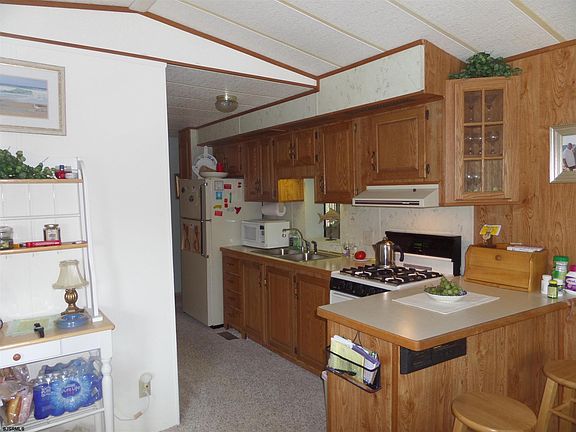 5th image of 50 S Lake Dr