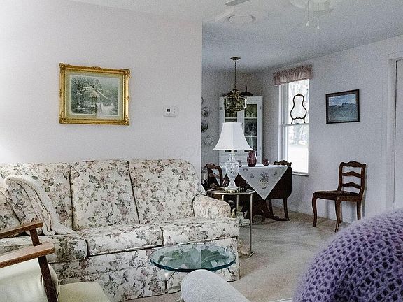 3rd image of 19 Avalon Rd