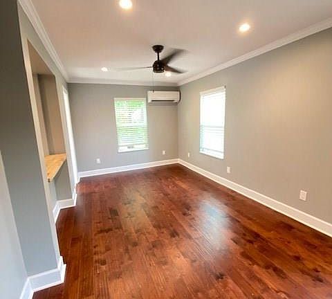 2nd image of 5229 Mulford St #2