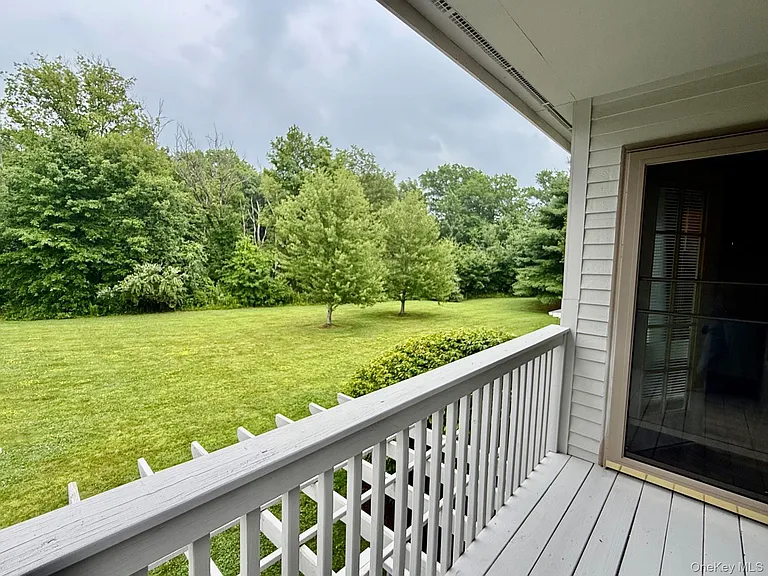 73 Sandalwood Ln — Photo 10
