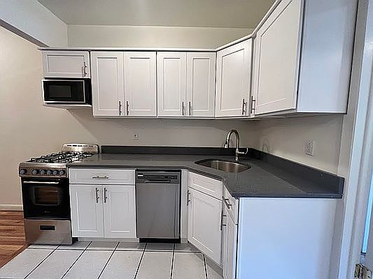 1st image of 114 E 28th St #3E