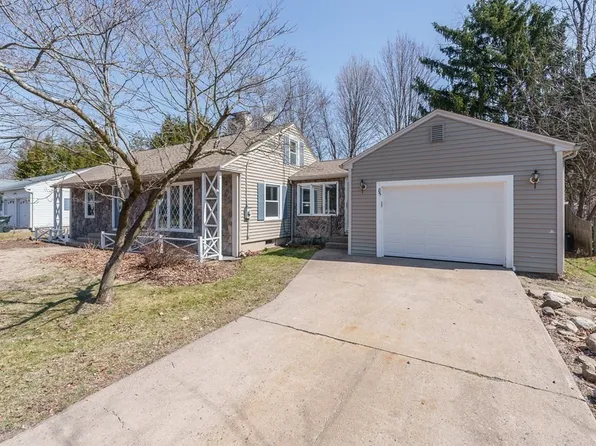 85 W Allen Ridge Rd, Springfield, MA 01118