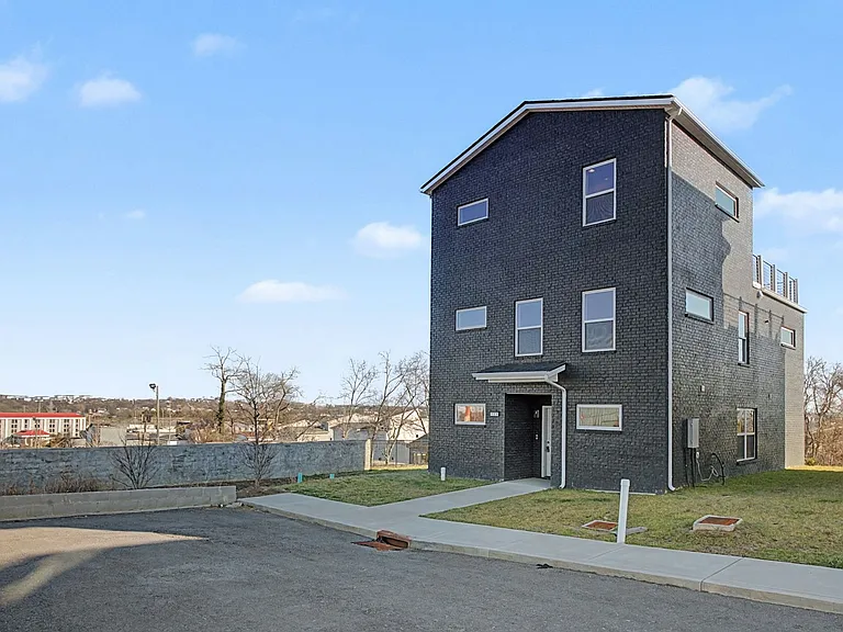 1241 N Avondale Cir #121 — Photo 28