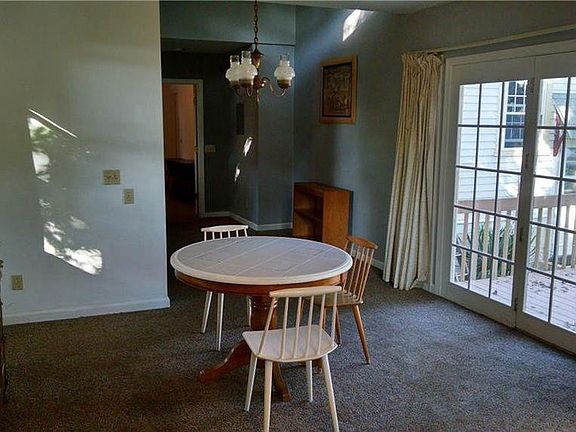 3rd image of 18 Chauncey Ave #B