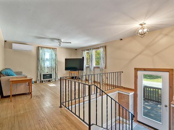 5th image of 10 Pine Lane