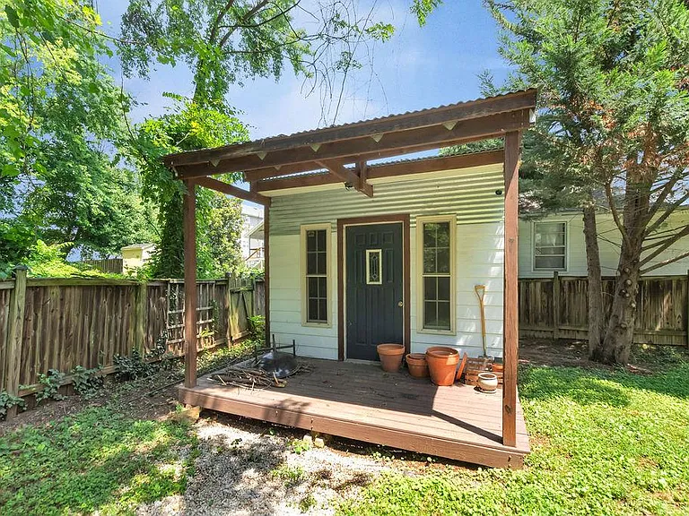 Backyard cottage