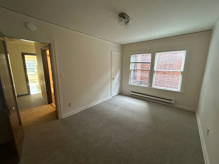 Leonard Apartments — Photo 29
