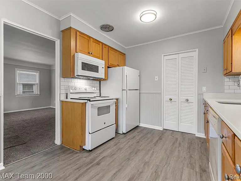 7322 Fenton St — Photo 13