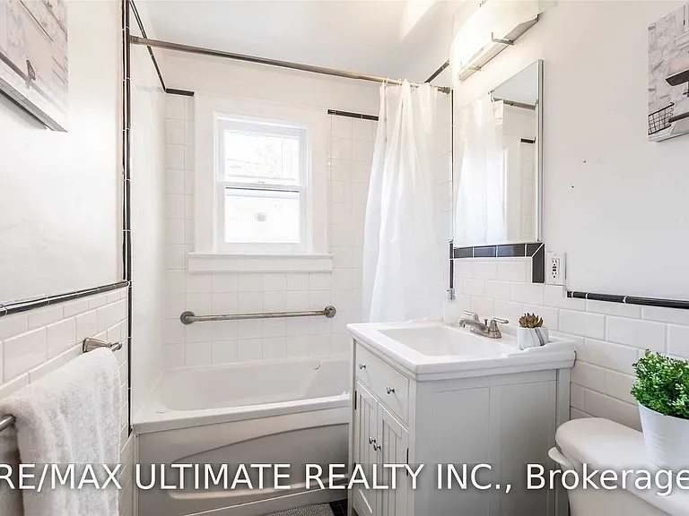 470 Oriole Pkwy #4 — Photo 27