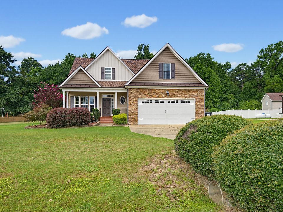 1st image of 84 Elmhurst Ln