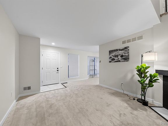 5th image of 38902 Country Cir #16