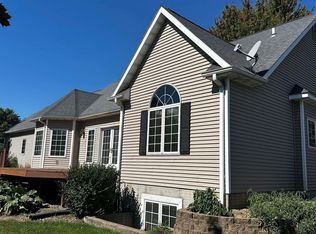 302 E Oak Cir, New Sharon, IA 50207