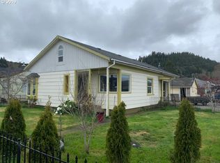 1209 Hawthorne Ave, Reedsport, OR 97467