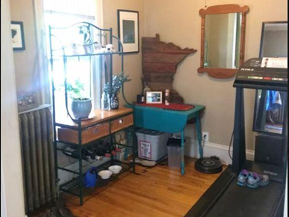 4th image of 2445 Harriet Ave