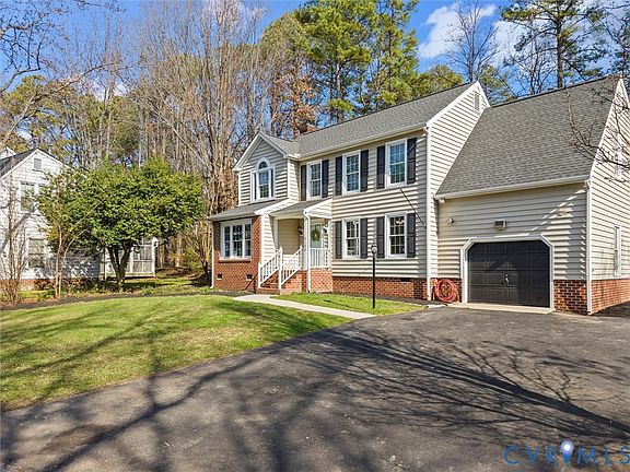 3rd image of 2122 Dresden Rd