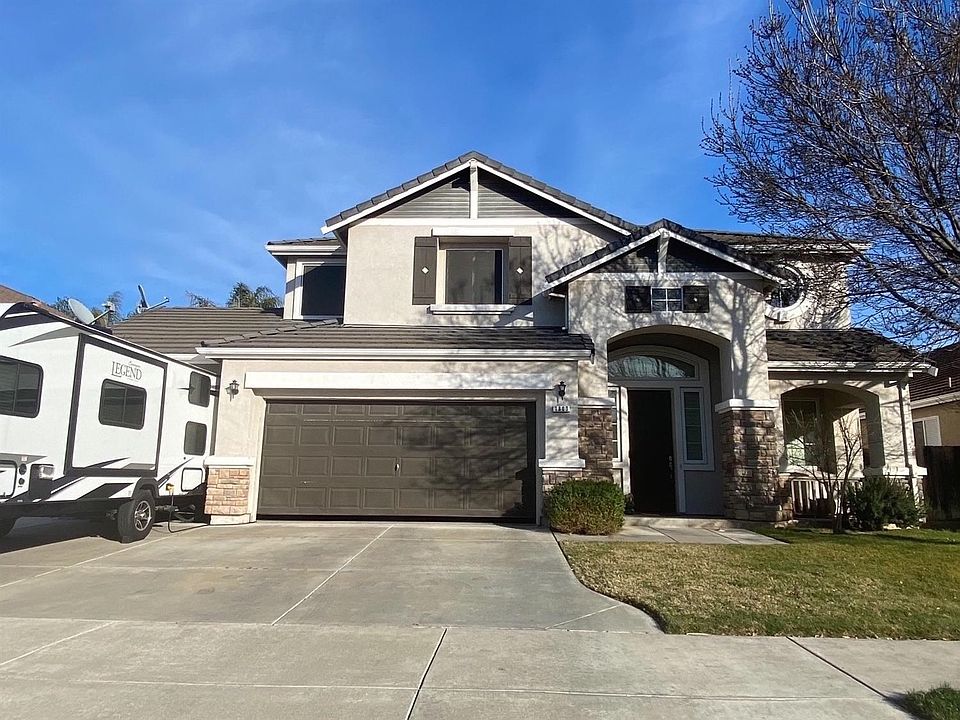 1st image of 1800 Ginkgo Ct