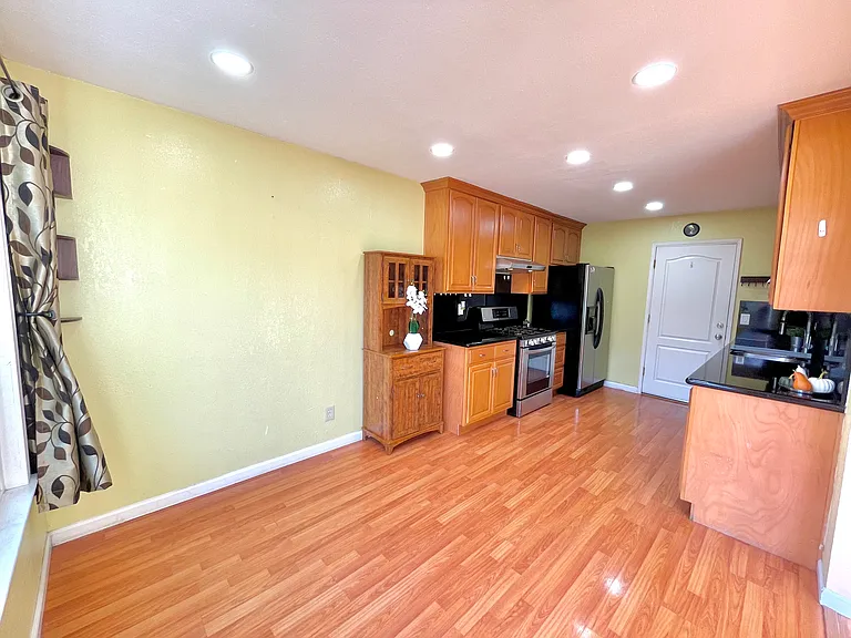 33067 Lake Michigan St — Photo 7