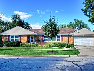 419 S See Gwun Ave, Mount Prospect, IL, 60056