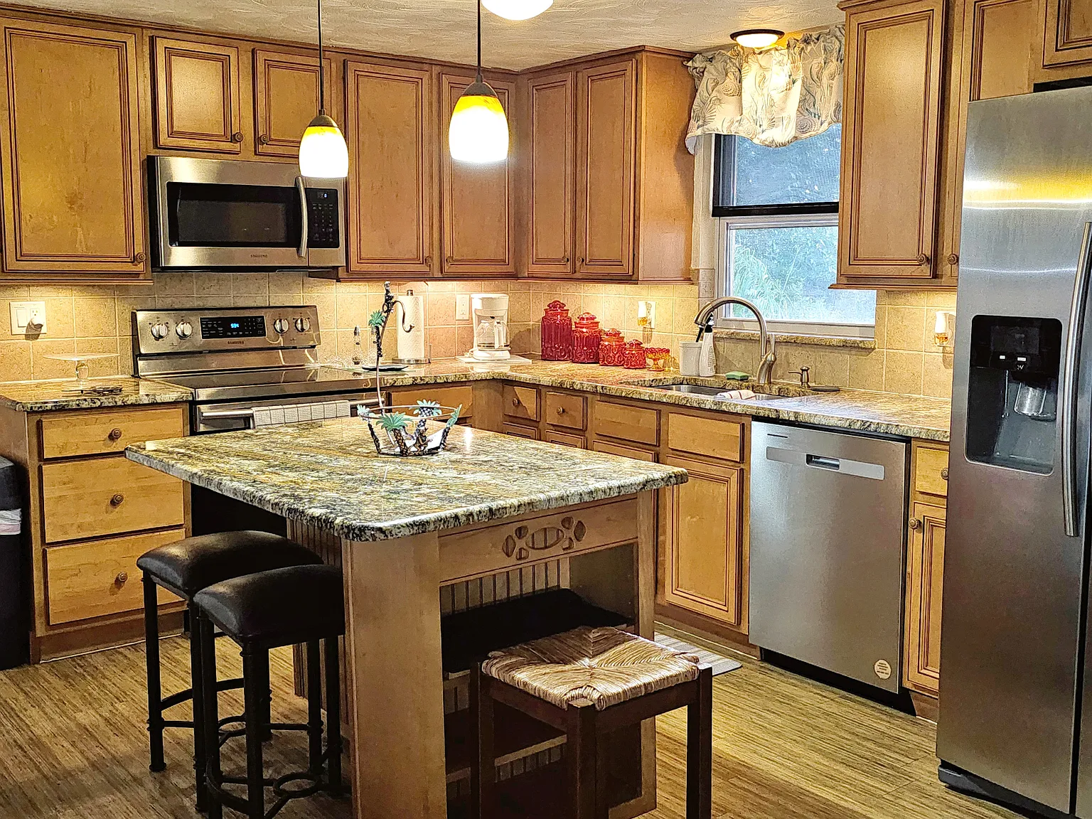 1120 Lampp Dr — Photo 4